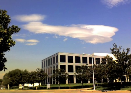 Lenticular cloud, stretched out