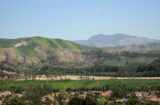 Mt. Saddleback seen from Tustin foothills, March 2008