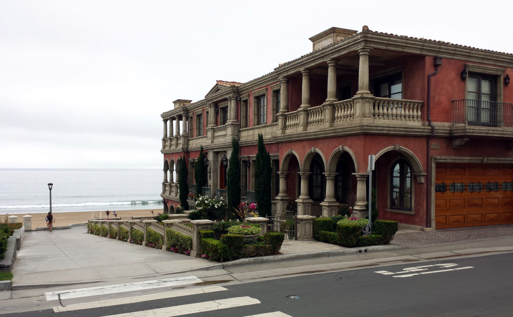 manhattan-beach-giant-house