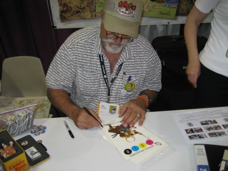 Sergio Aragonés signs Solo